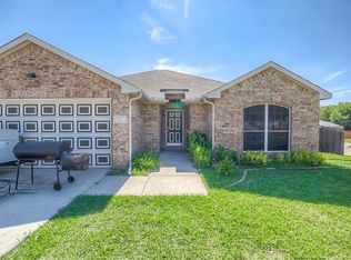 702 Green Acres Ln, Midlothian, TX 76065