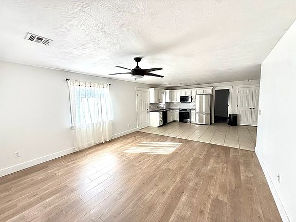 3rd image of 104 South St #A