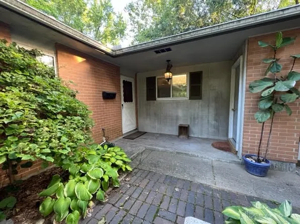 5630 Candlelight Ln, Dayton, OH 45431