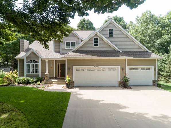 10087 Hiawatha Dr, West Olive, MI 49460