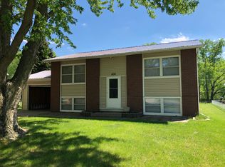 406 Broadmoor Dr, Norfolk, NE 68701