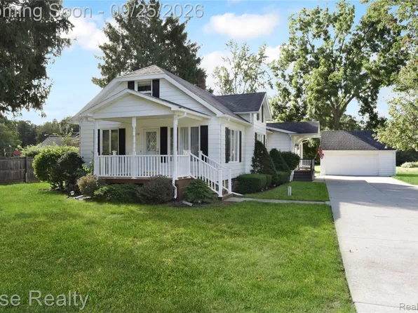 6130 Richfield Rd, Flint, MI 48506