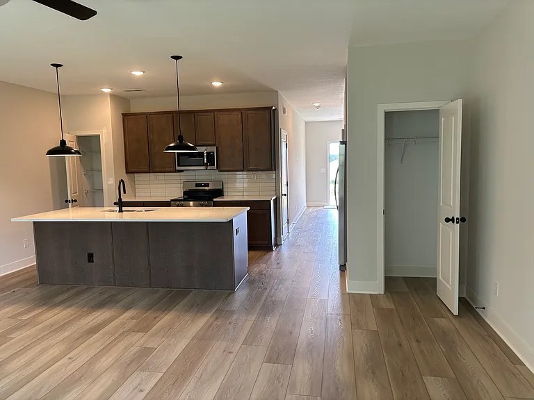 8930 Keenberg Ln — Photo 9