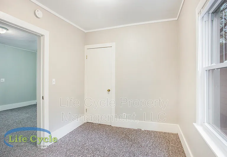 940 McReynolds Ave NW #1 — Photo 11