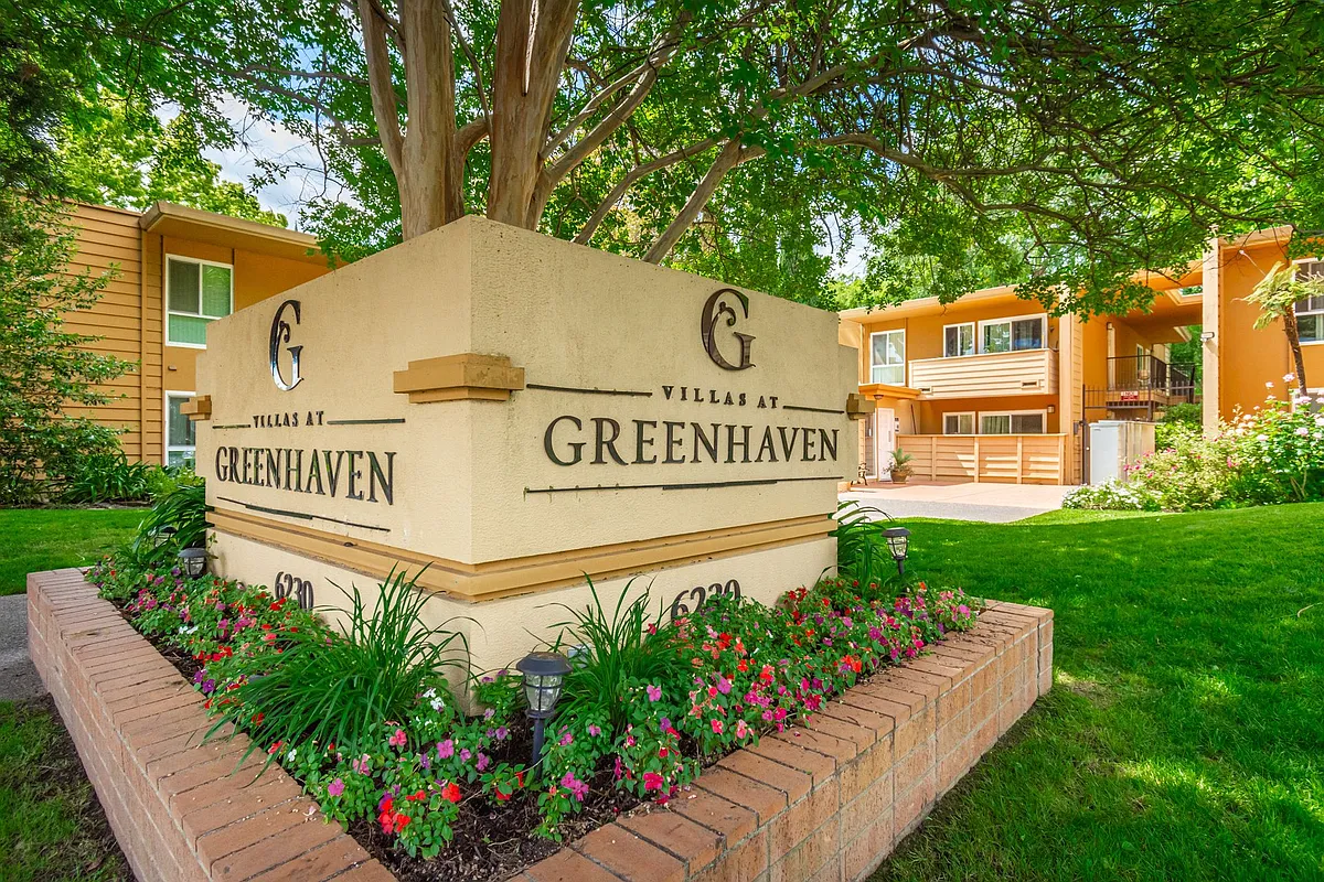 Building Photo - Villas at Greenhaven
