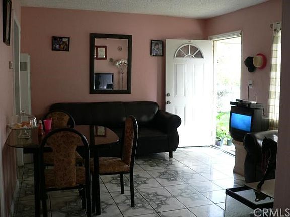 2nd image of 3039 Gardena St