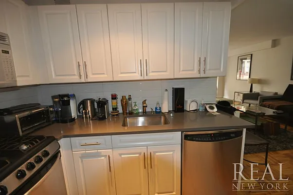 Rented by REAL New York | media 15