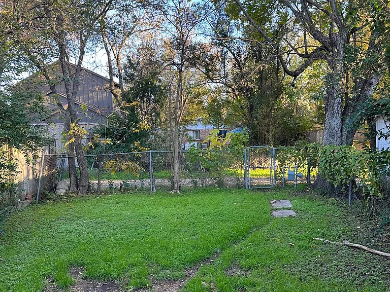 5621 Alton Ave — Photo 10