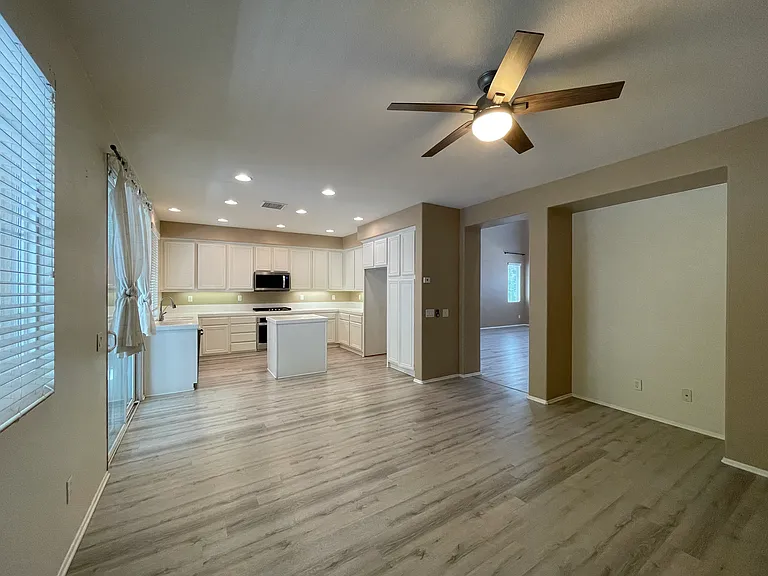 28440 Ware St — Photo 11