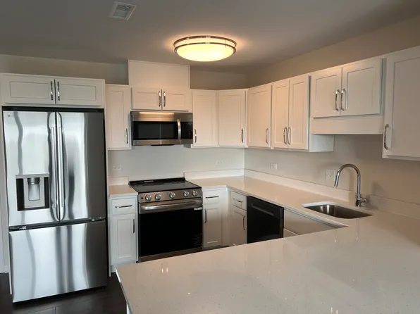 200 Park Ave APT 635, Calumet City, IL 60409