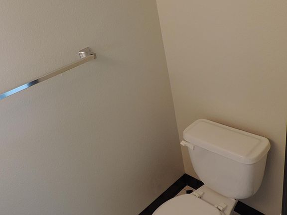 5th image of 902 S Forbes St APT I