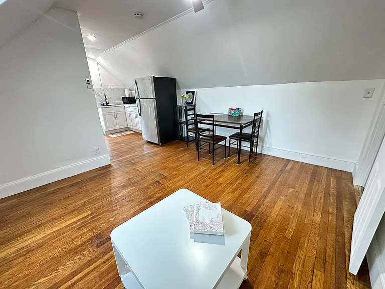 76 Faywood Ave #2UP — Photo 2