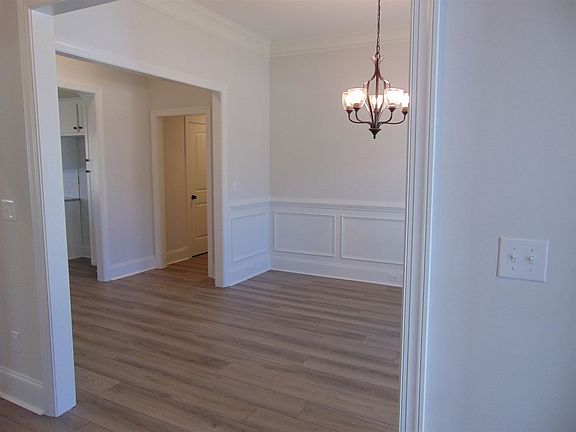 4th image of 1133 Archard St