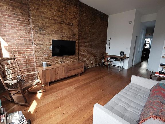 2nd image of 51 Saint Marks Pl APT 9