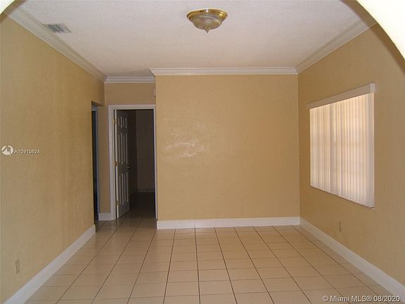 5th image of 161 E 42nd St #161