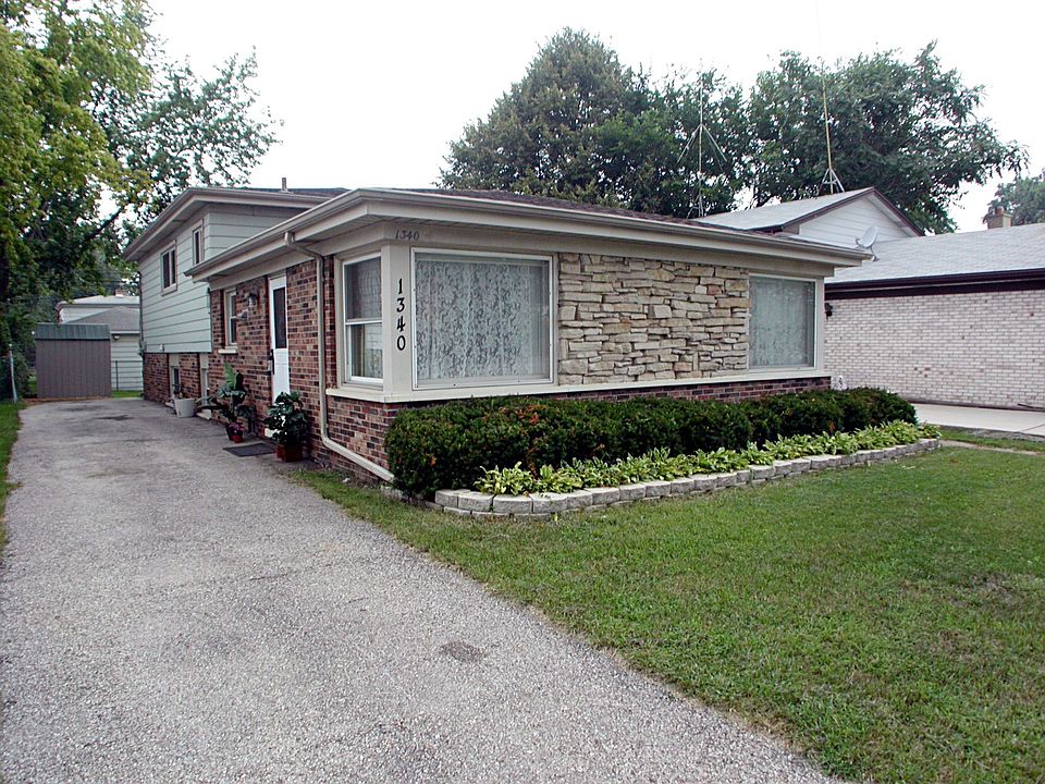 Great 4 BR, 2 BA Split-Level!