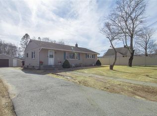 3 Josan Dr, Waterford, CT 06385