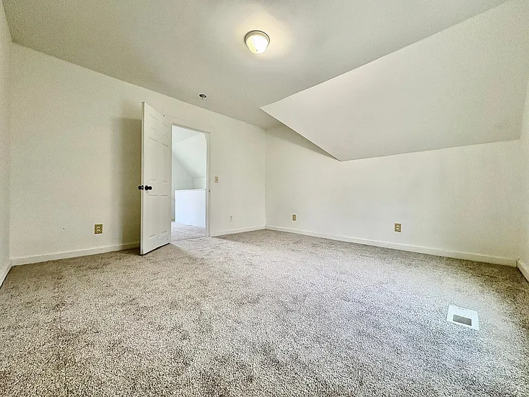 2117 Bertrand St — Photo 19