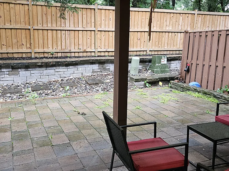 144 Herndon Mill Cir — Photo 10