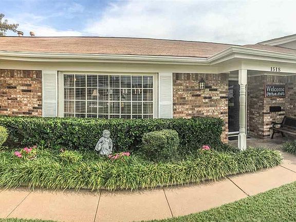 3rd image of 1518 S Winds Dr