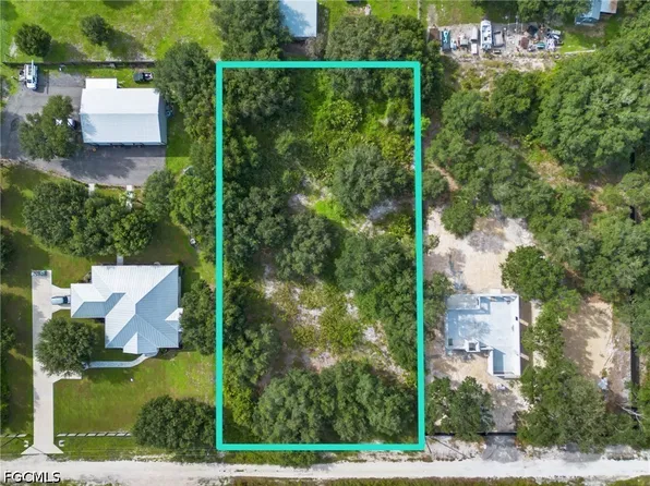 7835 22nd Pl, Labelle, FL 33935