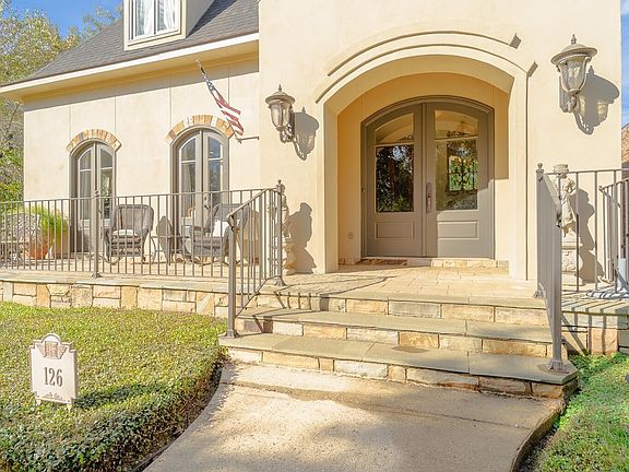 3rd image of 126 Savannah Sq