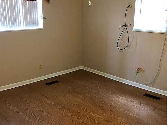 5th image of 331 Ryburn Ave
