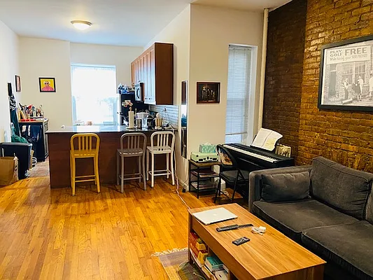 Rented by Bank Neary | media 57