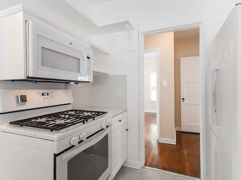 1726 N Vista St — Photo 9