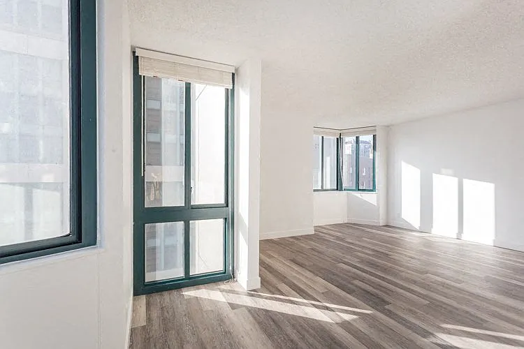 Trinity Towers Apartments — Photo 13