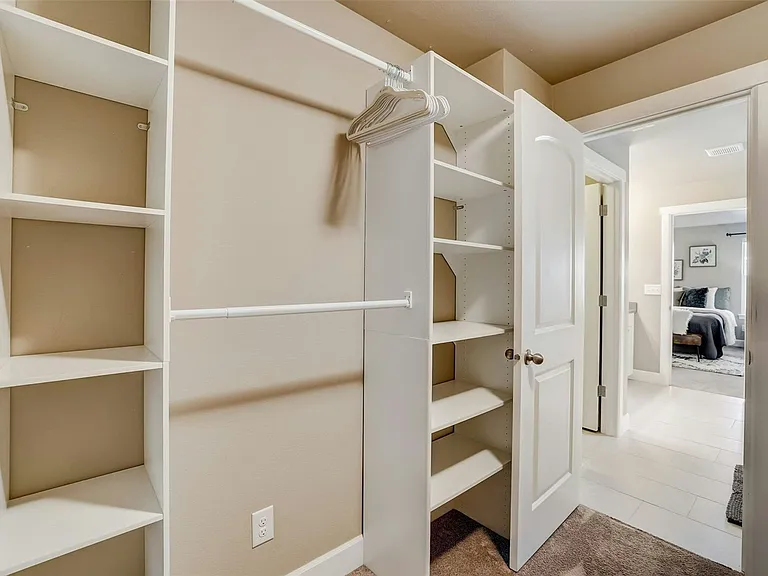4240 Overlook Ct — Photo 14