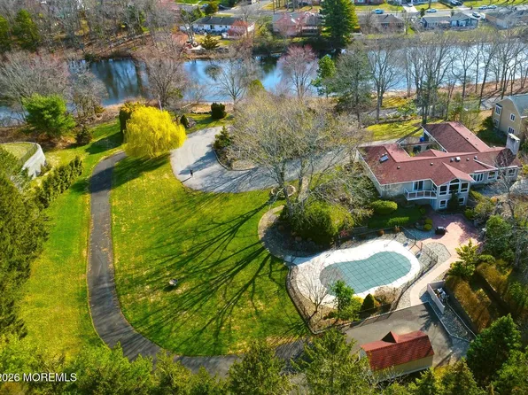 884 Breezy Oaks Drive, Toms River, NJ 08753