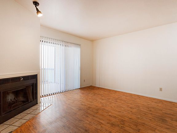 3rd image of 1668 W Park Wood Ln #162