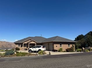 2460 Valleyview Dr, Clarkston, WA 99403