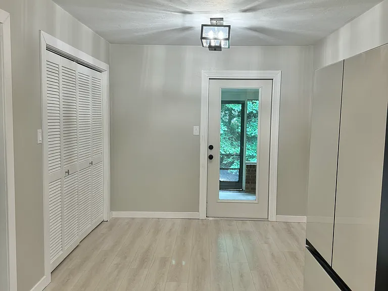 2373 Diehl Dr — Photo 6