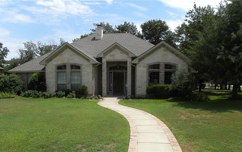 1st image of 100 Bent Oak Dr