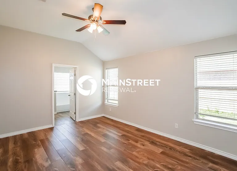 2124 NW 157th Ter — Photo 11