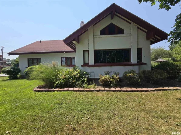 210 Fort Edwards Dr, Warsaw, IL 62379
