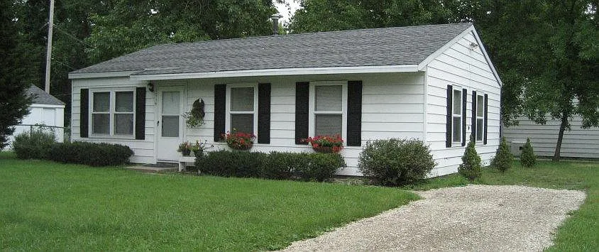 1716 Clover Ln photo 1