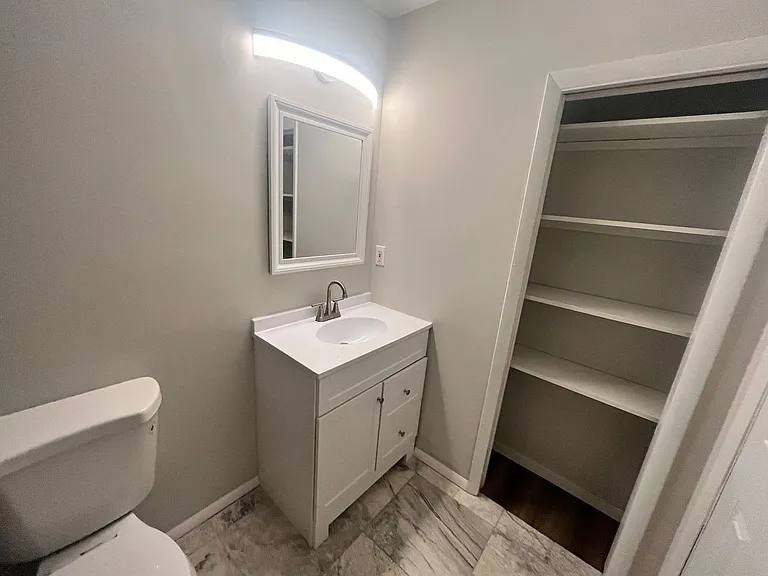 611 Old Elm St — Photo 8