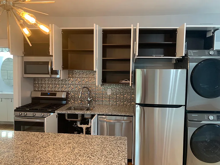 1203 Washington St NE #2 — Photo 9