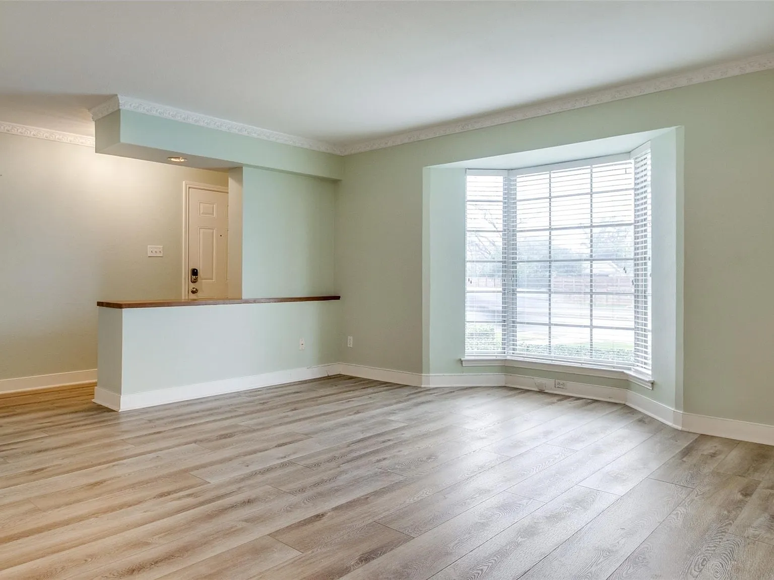 2 bed, 2.0 bath, 1379 sqft, $2,200 — Photo 3