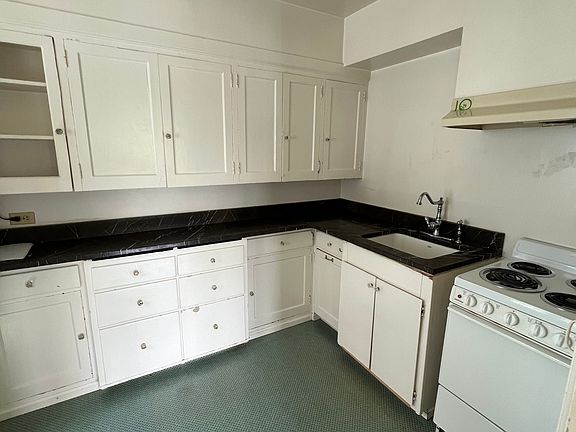3rd image of 3506 Oakes Ave APT 1