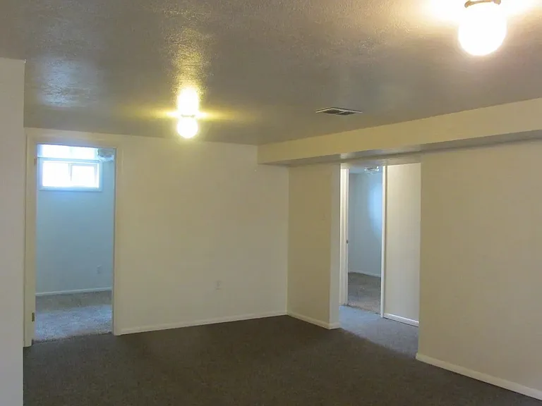1456 E Elm St — Photo 28