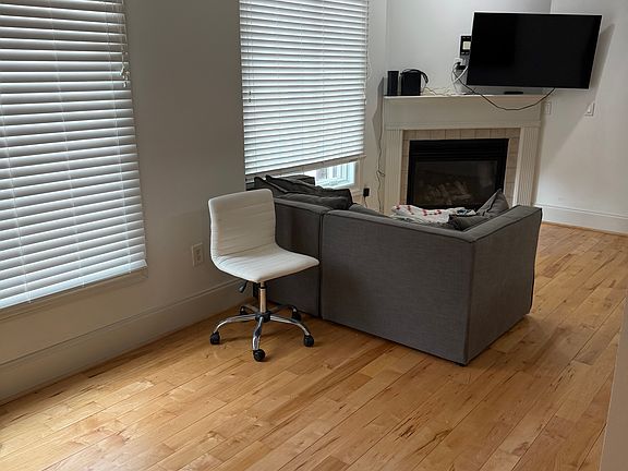 5th image of 400 W Rosemary St Unit 322