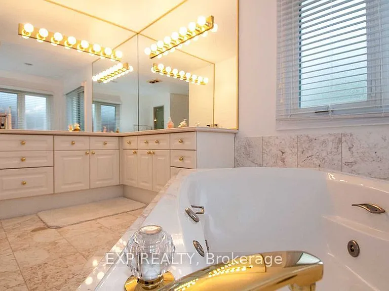 220 Viewmount Ave — Photo 24