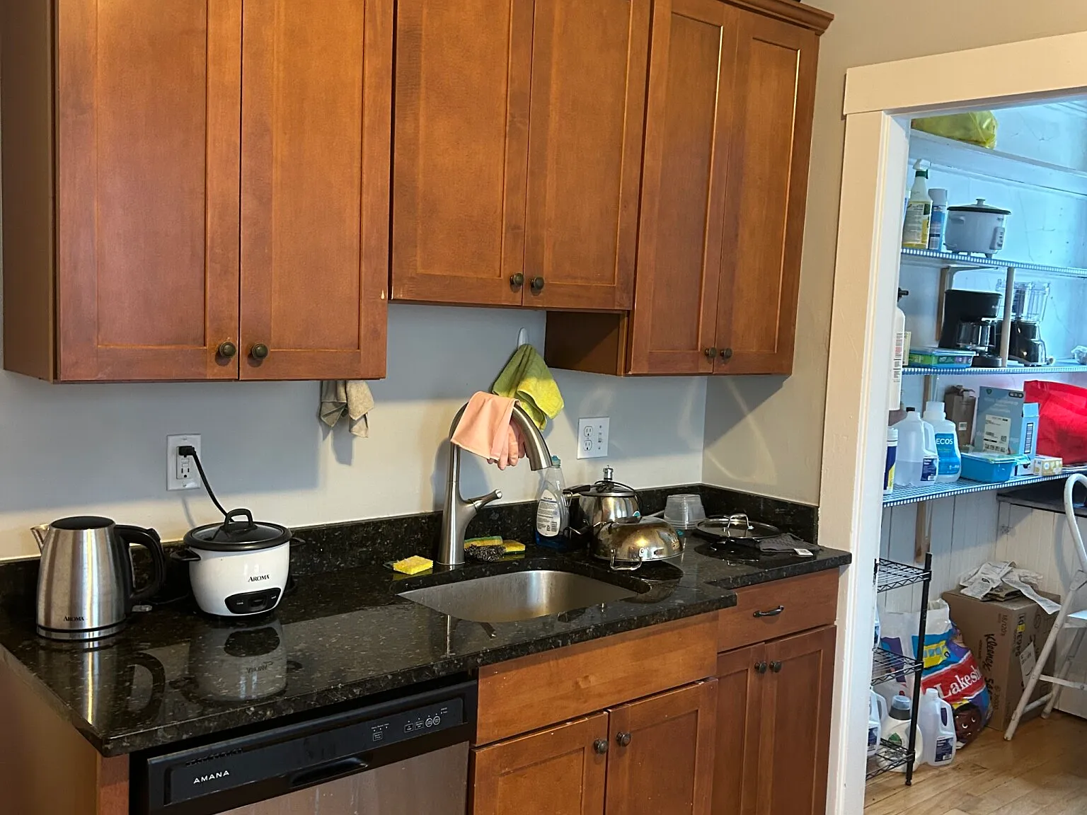 4 bed, 1.0 bath, 1150 sqft, $4,300 — Photo 3