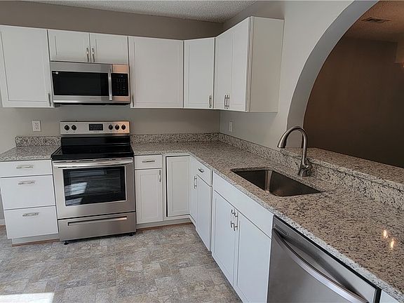 3rd image of 6141 Rolling Forest Cir
