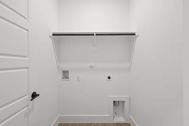 521 Silbury St — Photo 8