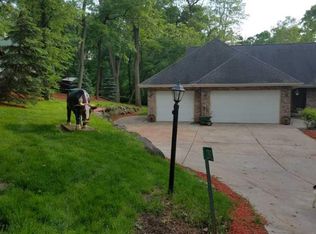 2392 White Oak Trl, Oregon, WI 53575